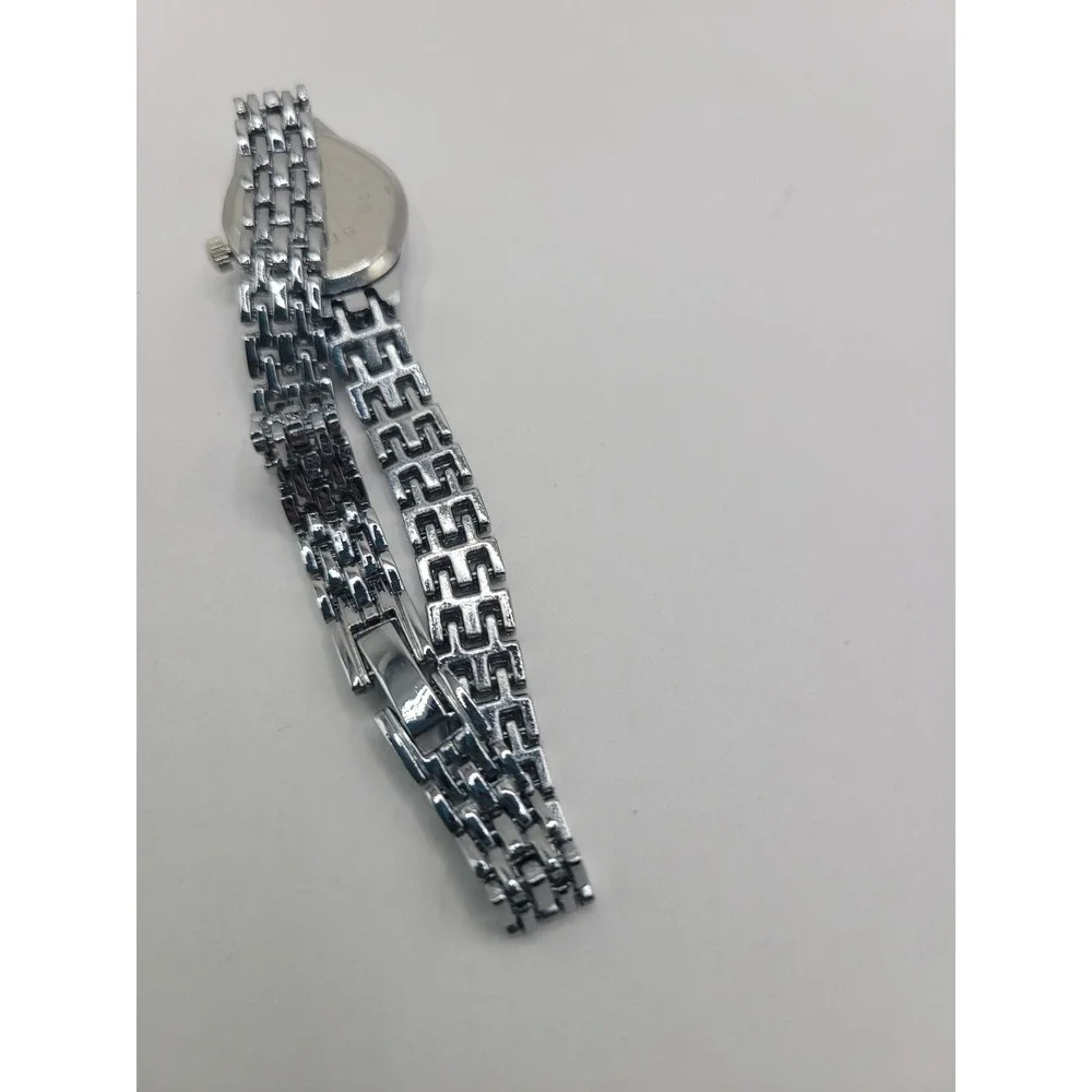Chaoyada Women's Quartz Watch‎ Silver Tone Bracelet White Dial Analog Wristwatch